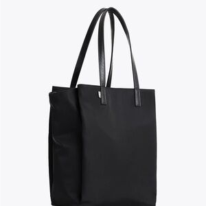 Beis Commuter Tote in black